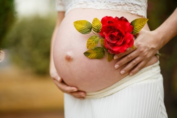 Jak některé ženy poznají, že jsou těhotné?